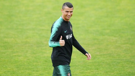 Ronaldo hội quân cùng tuyển Bồ Đào Nha. Ảnh Marca.