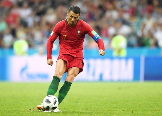 Ronaldo thiết lập kỷ lục chưa từng có ở tuổi 33. Ảnh Getty Images
