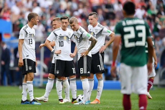 Cầu thủ Đức cũng cho thấy tâm lý không tốt sau khi nhận bàn thua. Ảnh: Getty Images