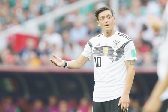 Oezil có thể chia tay tuyển Đức sau World Cup. Ảnh Getty Images