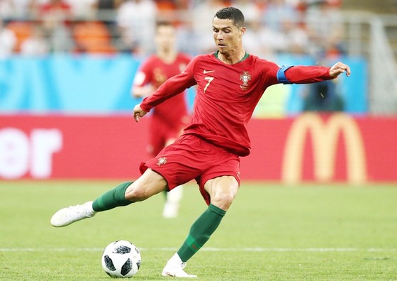 Theo Coates, sẽ sai lầm nếu chỉ tập trung vào Ronaldo ở cuộc đối đầu với Bồ Đào Nha. Ảnh: Getty Images