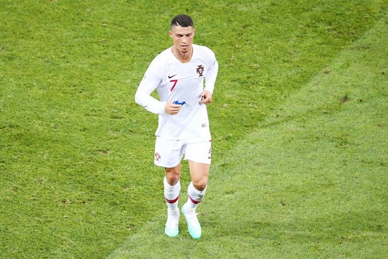 Uruguay - Bồ Đào Nha 2-1 : Ronaldo theo bước Messi về nước sớm ảnh 1