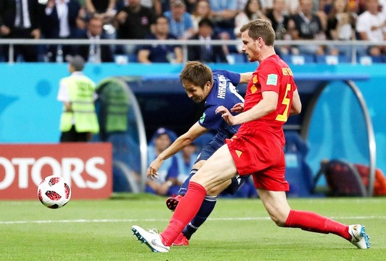 Vertonghen mắc lỗi lớn trong bàn thua đầu của Bỉ. Ảnh: Getty Images