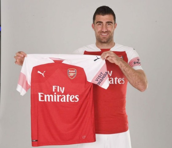 Sokratis Papastathopoulos sẽ bổ sung chất lượng và kinh nghiệm cho Arsenal. Ảnh: Getty Images