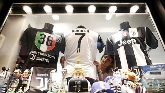 Ronaldo đến Juve “báo hại” cuộc sống hàng ngàn người ảnh 1