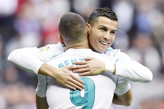 Không còn Ronaldo và Zidane, tương lai Benzema bấp bênh ảnh 1