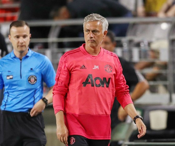 Jose Mourinho khó có thể tận hưởng chuyến du đấu đáng hài lòng. Ảnh: Getty Images