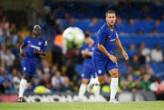 Eden Hazard chắn đang chịu tác động tâm lý sau khi là cầu thủ Bỉ duy nhất còn ở lại Chelsea. Ảnh: Getty Images