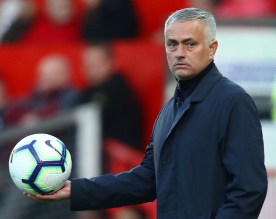 HLV Jose Mourinho muốn nhận được sự ủng hộ công khai từ CLB. Ảnh: Getty Images    