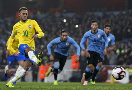 Neymar tiếp tục cải thiện kỷ lục ghi bàn cho Selecao. Ảnh: Getty Images  