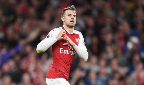 Aaron Ramsey muốn ở lại, nhưng Arsenal không sẵn sàng đáp ứng yêu cầu của anh. Ảnh: Getty Images    