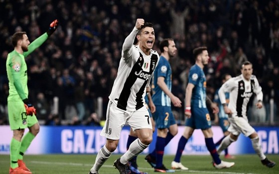 Cristiano Ronaldo tiếp tục khẳng định là ngôi sao sáng nhất Champions League. Ảnh: Getty Images    