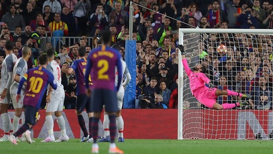 Messi chạm mốc 600 bàn, mở toang cửa vào chung kết cho Barca ảnh 1
