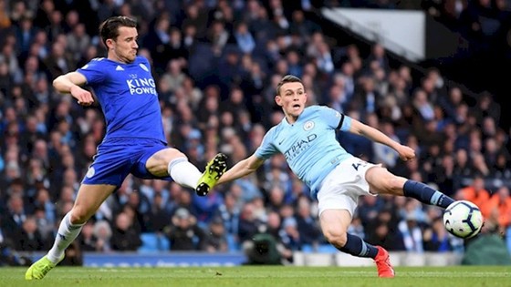 Harry Maguire (trái) giúp Leicester gây rất nhiều khó khăn cho Man.City ở mùa này. Ảnh: Getty Images