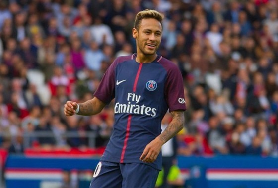 Neymar vẫn đang tạo nên quá nhiều rắc rối tại Paris SG. Ảnh: Getty Images    