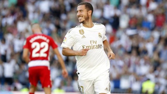 Eden Hazard mừng bàn thắng đầu tiên cho Real Madrid. Ảnh: Getty Images