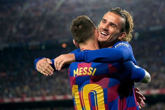 Antoine Griezmann vẫn đang nỗ lực hòa nhập bên cạnh Lionel Messi. Ảnh: Getty Images