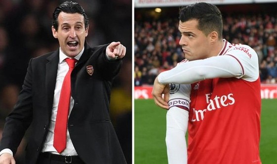 Đội trưởng Arsenal xin lỗi trong… hằn học ảnh 1
