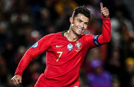 Vòng loại EURO 2020: Những cú hat-trick nâng bước tuyển Anh, Bồ Đào Nha ảnh 1