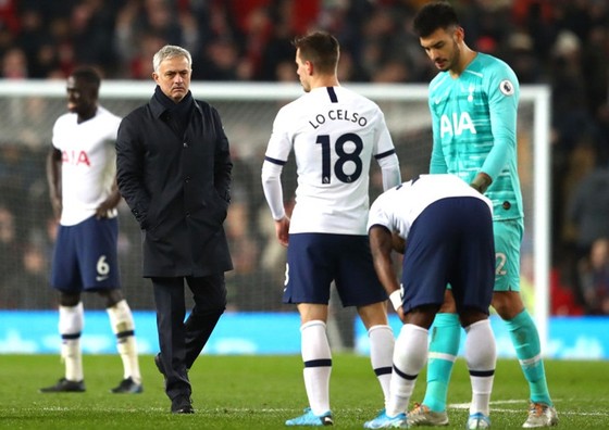 Không thể giúp Tottenham phục hận, Mourinho vẫn lớn tiếng hù dọa đối thủ ảnh 1