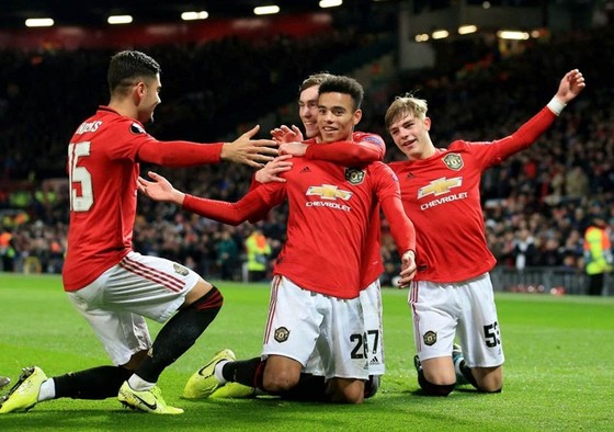 Các cầu thủ trẻ Man.United đã có màn “khóa đuôi” hoàn hảo. Ảnh: Getty Images