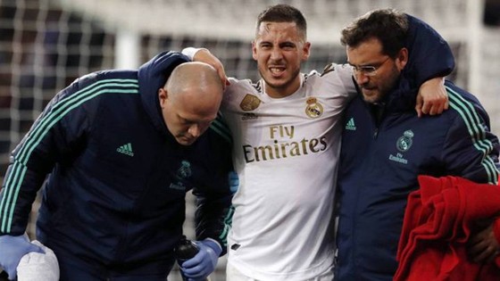 Mùa đầu tiên thảm họa ở Real, Hazard “chữa thẹn” bằng cách chỉ trích thầy cũ ảnh 1