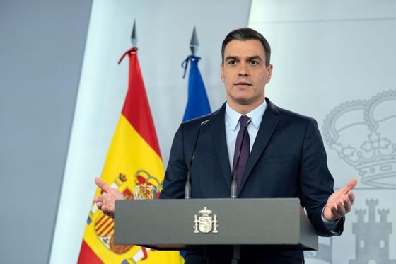 Thủ tướng Tây Ban Nha, Pedro Sanchez tin La Liga sẽ sớm trở lại. Ảnh: Getty Images
