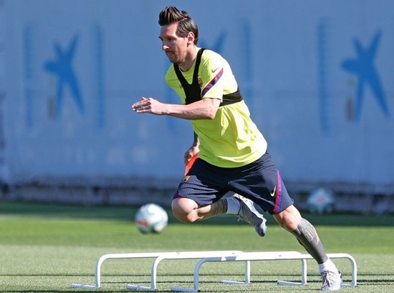 Lionel Messi cho thấy anh thật sự nóng lòng trở lại sau dịch bệnh. Ảnh: Getty Images