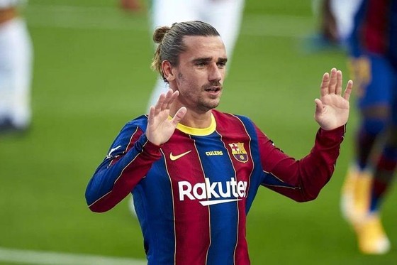 Antoine Griezmann vẫn đang phải chơi khác vị trí yêu thích tại Barca. Ảnh: Getty Images