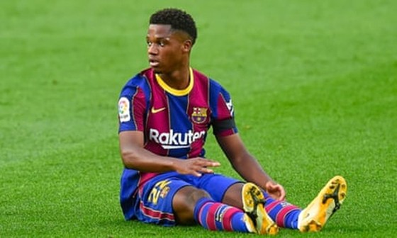 Messi lập cú đúp, nhưng Barca mất Fati hết năm ảnh 1