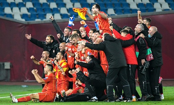 Bắc Macedonia mừng chiến tích tham dự một giải đấu lớn lần đầu tiên trong lịch sử. 