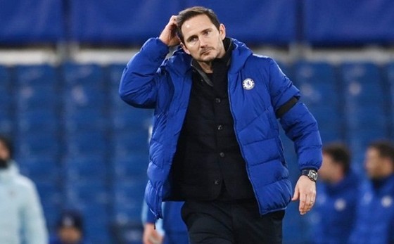 HLV Frank Lampard đang chịu áp lực lớn sau sa sút của Chelsea. Ảnh: Getty Images    