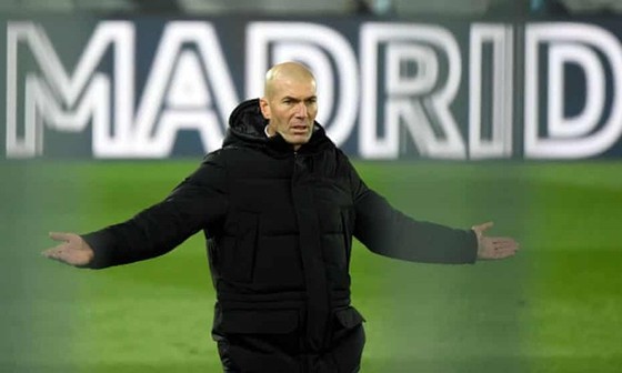 Zinedine Zidane đau đầu với bảng danh sách 8 trụ cột chấn thương. Ảnh: Getty Images