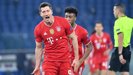 Robert Lewandowski vẫn là nguồn cảm hứng chiến thắng cho Bayern. Ảnh: Getty Images