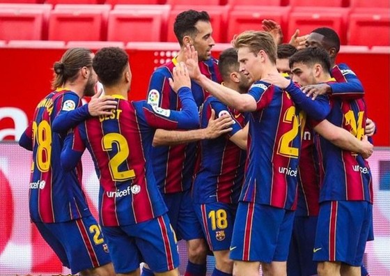 Barcelona vẫn đang duy trì sự ổn định tại La Liga. Ảnh: Getty Images