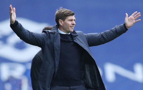 Steven Gerrard dẫn dắt Rangers đến chức vô địch Scotland đầu tiên sau 10 năm. Ảnh: Getty Images