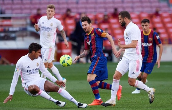 Lionel Messi và đồng đội quyết tâm đòi nợ thất bại trên sân nhà ở lượt đi. Ảnh: Getty Images      