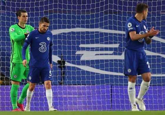 Jorginho mắc lỗi trong bàn thua duy nhất khiến Chelsea thua trận. Ảnh: Getty Images