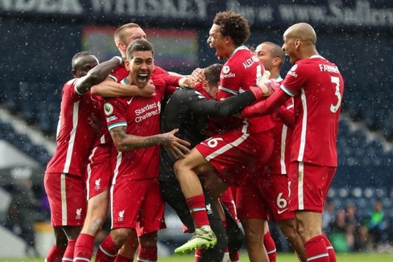 Liverpool ăn mừng bàn thắng có thể là quan trọng nhất mùa giải của mình. Ảnh: Getty Images