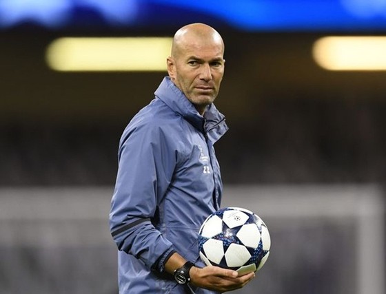 Zinedine Zidane được cho thất vọng vì không được Ban lãnh đạo ủng hộ. 