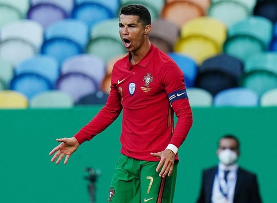 Cristiano Ronaldo đầy tự tin và khát khao trước kỳ Euro cuối cùng trong sự nghiệp. Ảnh: Getty Images