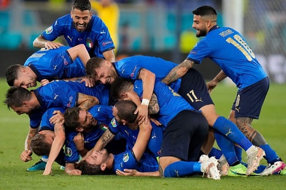 Italy - Thụy Sĩ 3-0: Azzurri ung dung giành vé đầu tiên vào vòng knock-out ảnh 2
