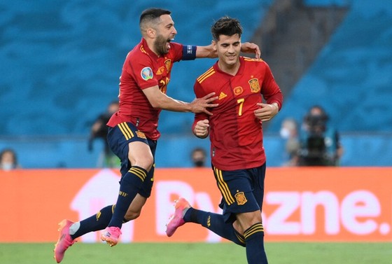 Tây Ban Nha - Ba Lan 1-1: Điểm yếu ghi bàn đẩy La Roja đến bờ vực bị loại ảnh 1