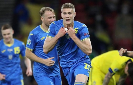 Thụy Điển - Ukraine 1-2 (hiệp phụ): Sao Man.City tỏa sáng, Ukraine lần đầu vào tứ kết ảnh 2