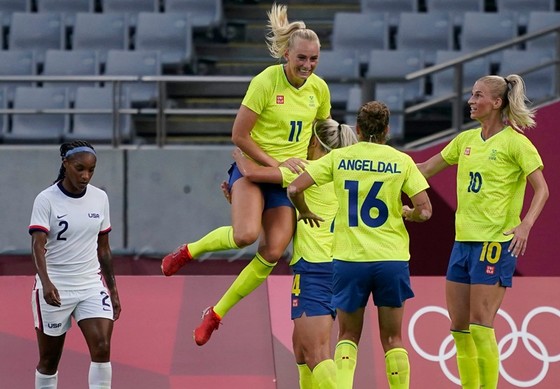 Tuyển nữ Thụy Điển giành chiến thắng 3-0 đầy thuyết phục trước ứng viên số 1 Mỹ.