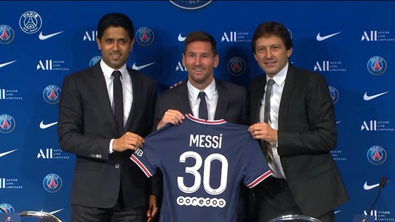 Lionel Messi chính thức ra mắt với tư cách cầu thủ PSG.