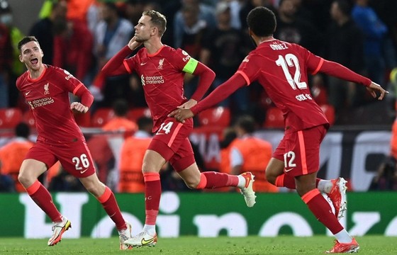 Jordan Henderson mang về chiến thắng khá nhọc nhằn cho Liverpool. Ảnh: Getty Images 