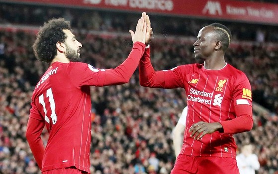 Liverpool từ lâu đã quá phụ thuộc vào Mohamed Salah, Sadio Mane. Ảnh: Getty Images