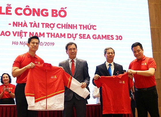 VĐV cũng hồi hộp chờ thông tin về mức thưởng “nóng” của Đoàn thể thao Việt Nam như trước đây. Ảnh: HOÀNG NGUYỄN