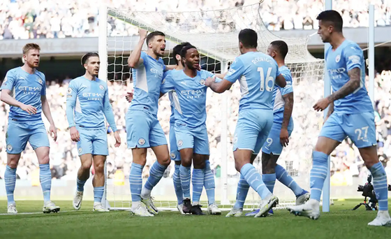 Man.City củng cố vị trí hàng đầu sau chiến thắng 5-0 trước Newcastle. Ảnh: Getty Images